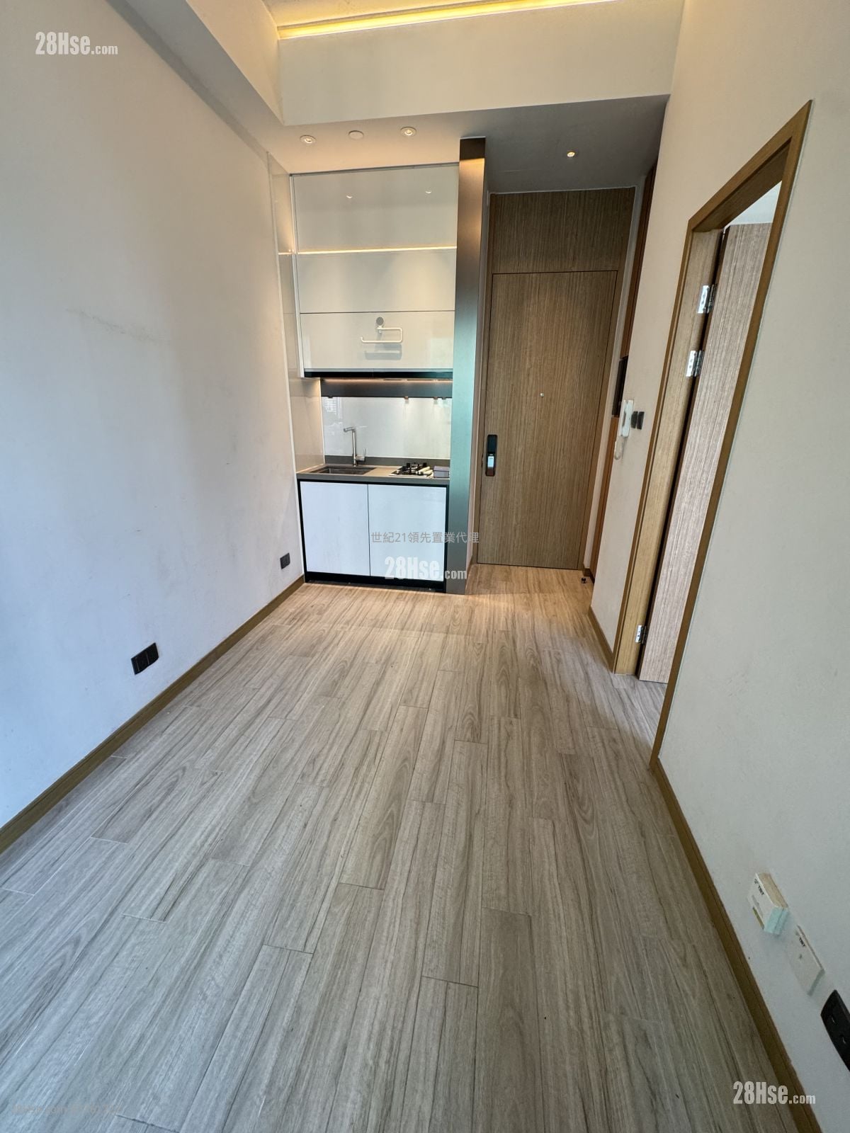 The Vantage Sell 1 Bedroom , 1 Bathroom 276 ft²