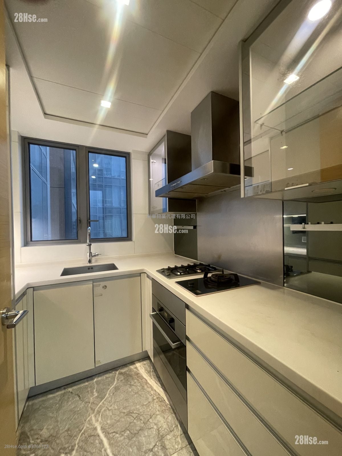 Riva Rental 3 Bedrooms , 2 Bathrooms 649 ft²