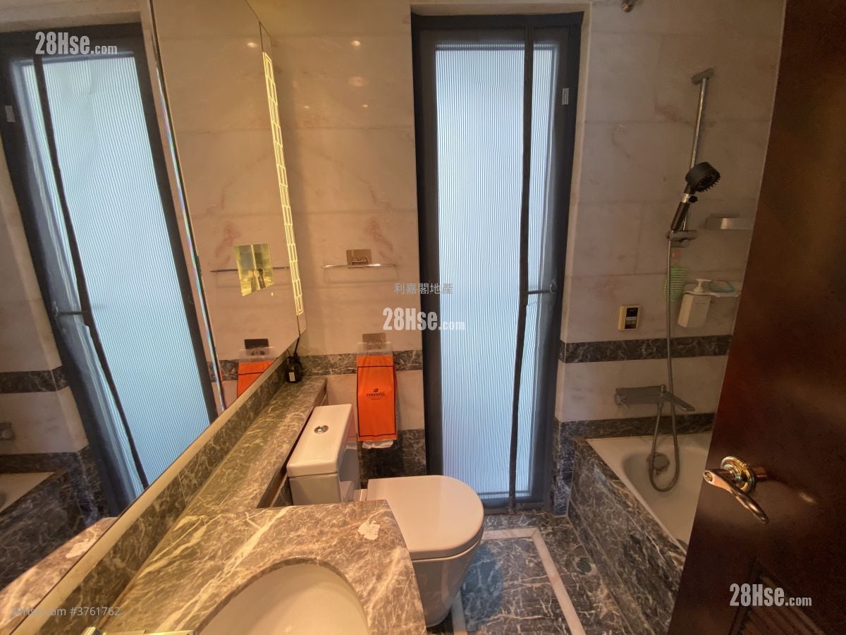 逸珑湾 售盘 3 房 , 2 浴室 800 平方尺