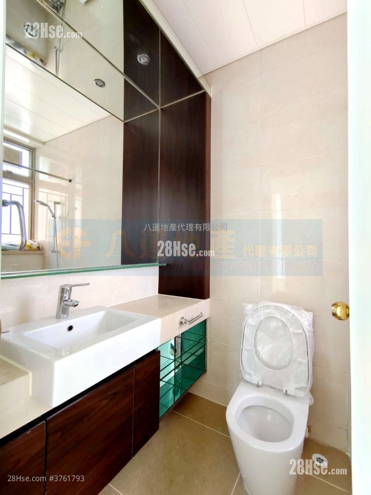 One Madison Sell 2 Bedrooms , 1 Bathroom 498 ft²