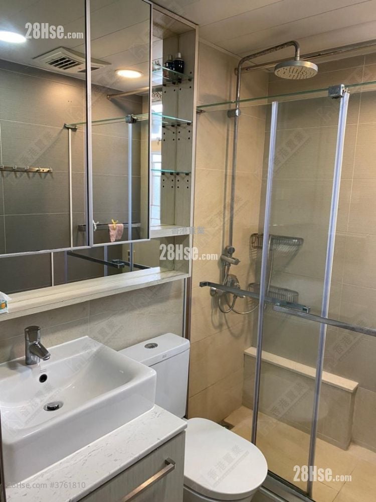 The Sparkle Sell 2 Bedrooms , 1 Bathroom 511 ft²