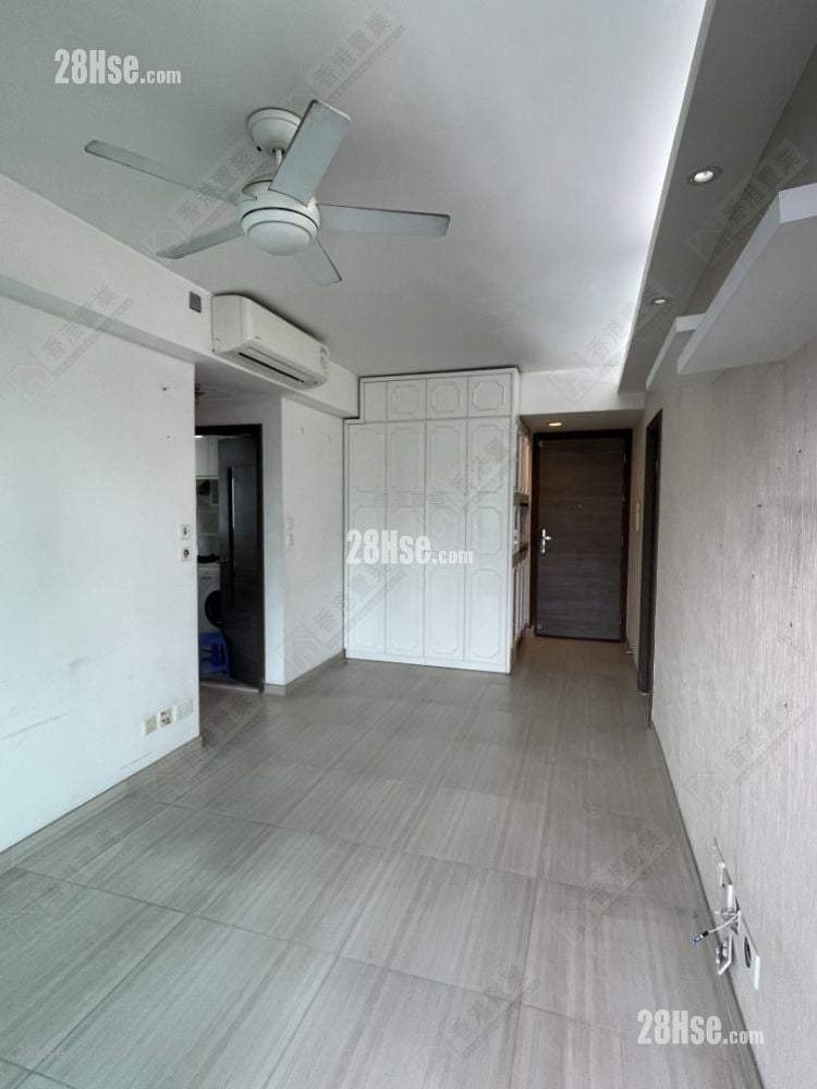 The Sparkle Sell 2 Bedrooms , 1 Bathroom 511 ft²