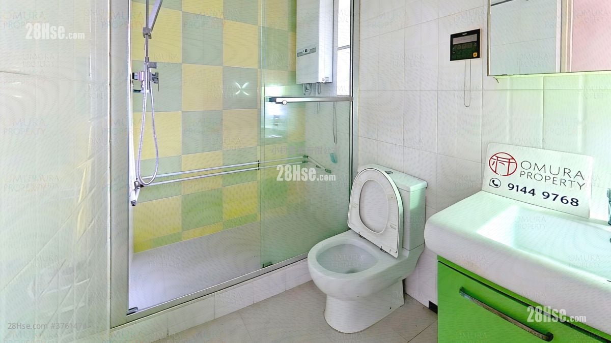 浴室: 茵翠苑 售盘 2 房 , 1 浴室 546 平方尺