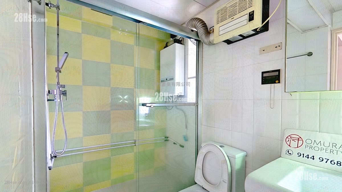 浴室: 茵翠苑 售盘 2 房 , 1 浴室 546 平方尺