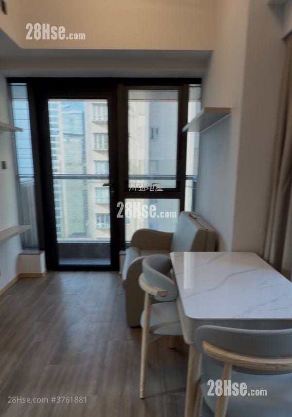 Bright Moon Rental 2 Bedrooms , 1 Bathroom 404 ft²