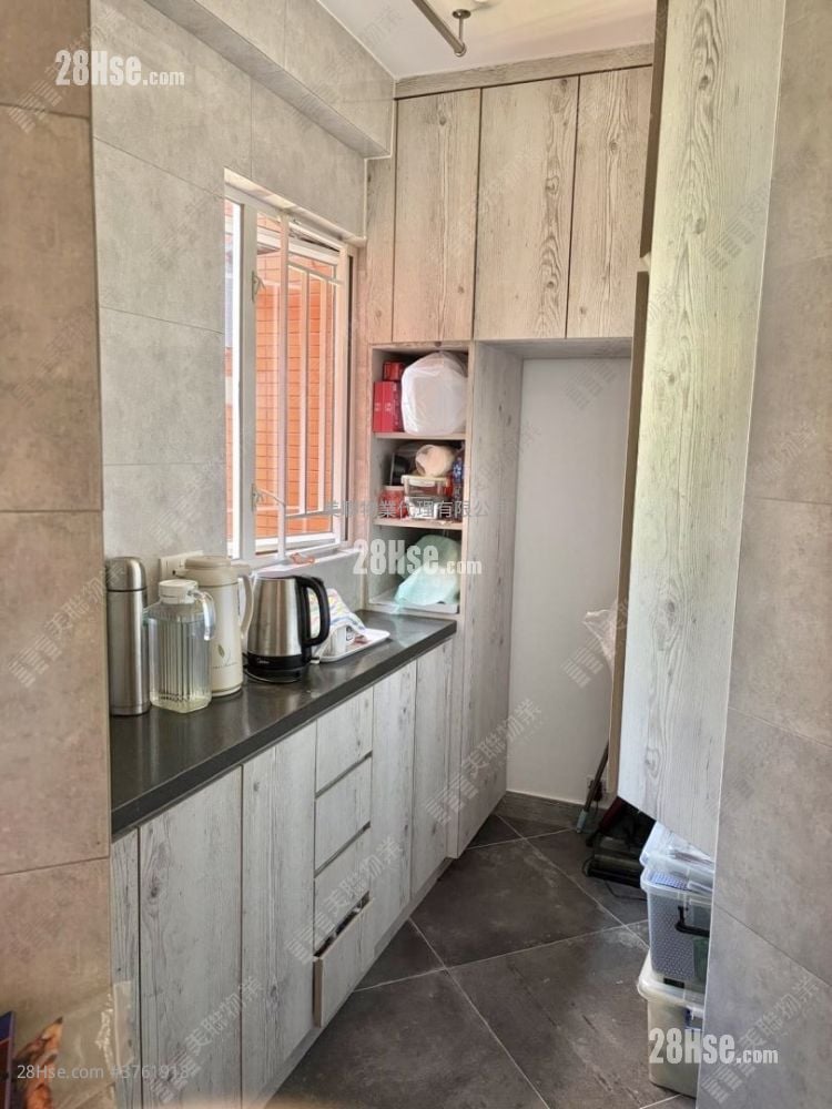 Greenery Place Sell 3 Bedrooms , 2 Bathrooms 696 ft²