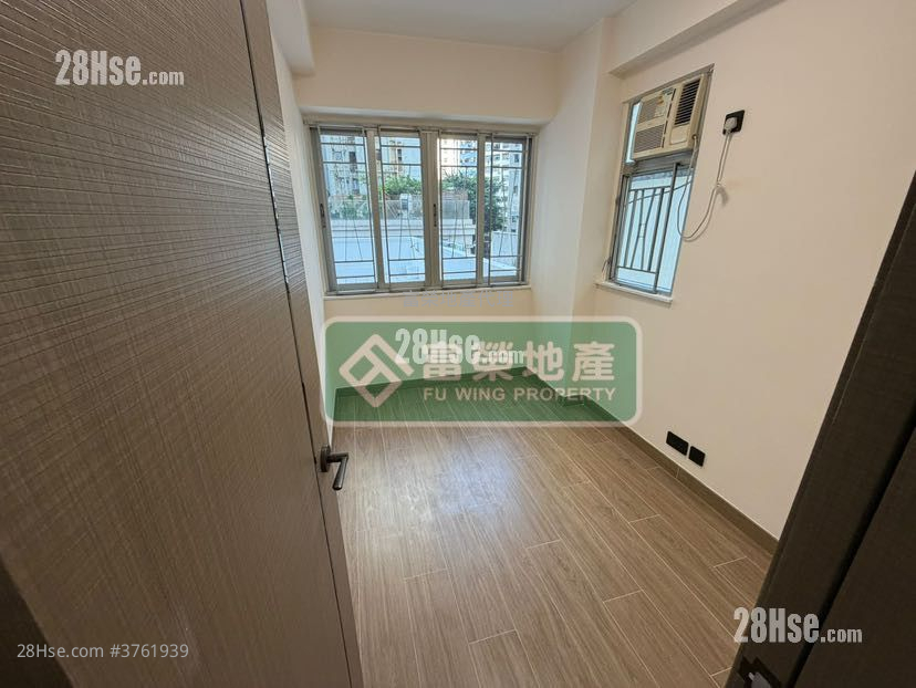 Yen Yee Mansion Sell 2 Bedrooms , 1 Bathroom 381 ft²