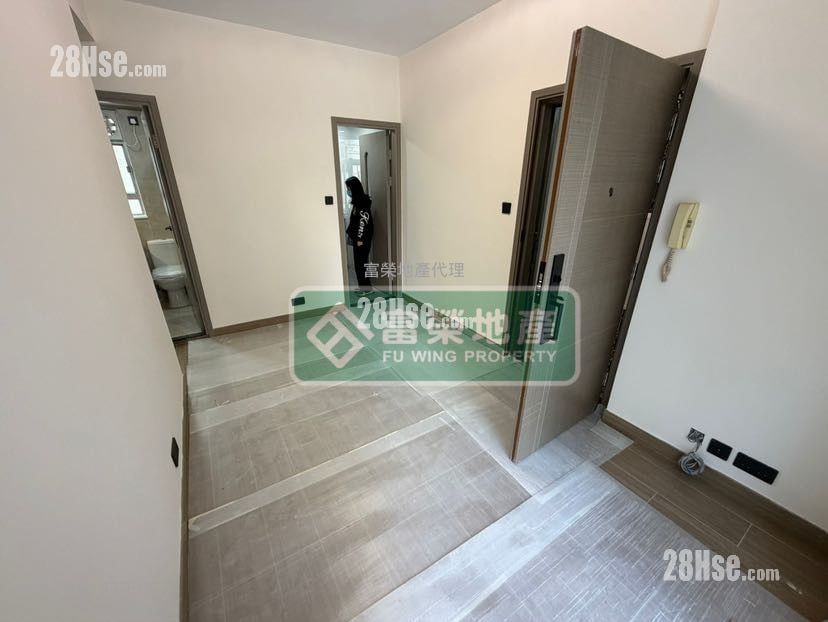 Yen Yee Mansion Sell 2 Bedrooms , 1 Bathroom 381 ft²