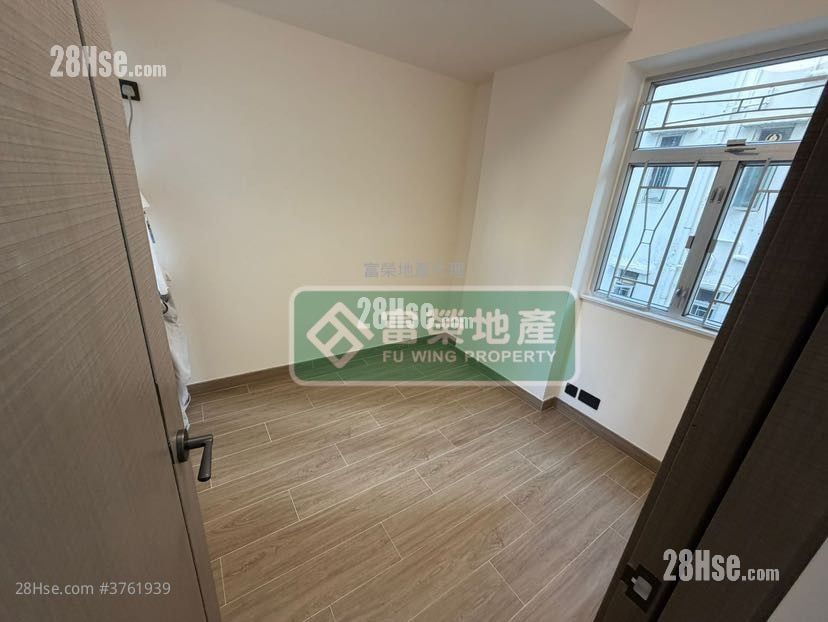 Yen Yee Mansion Sell 2 Bedrooms , 1 Bathroom 381 ft²