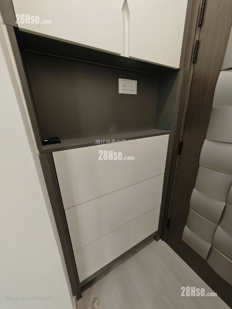 Fully Building Sell 3 Bedrooms , 1 Bathroom 400 ft²