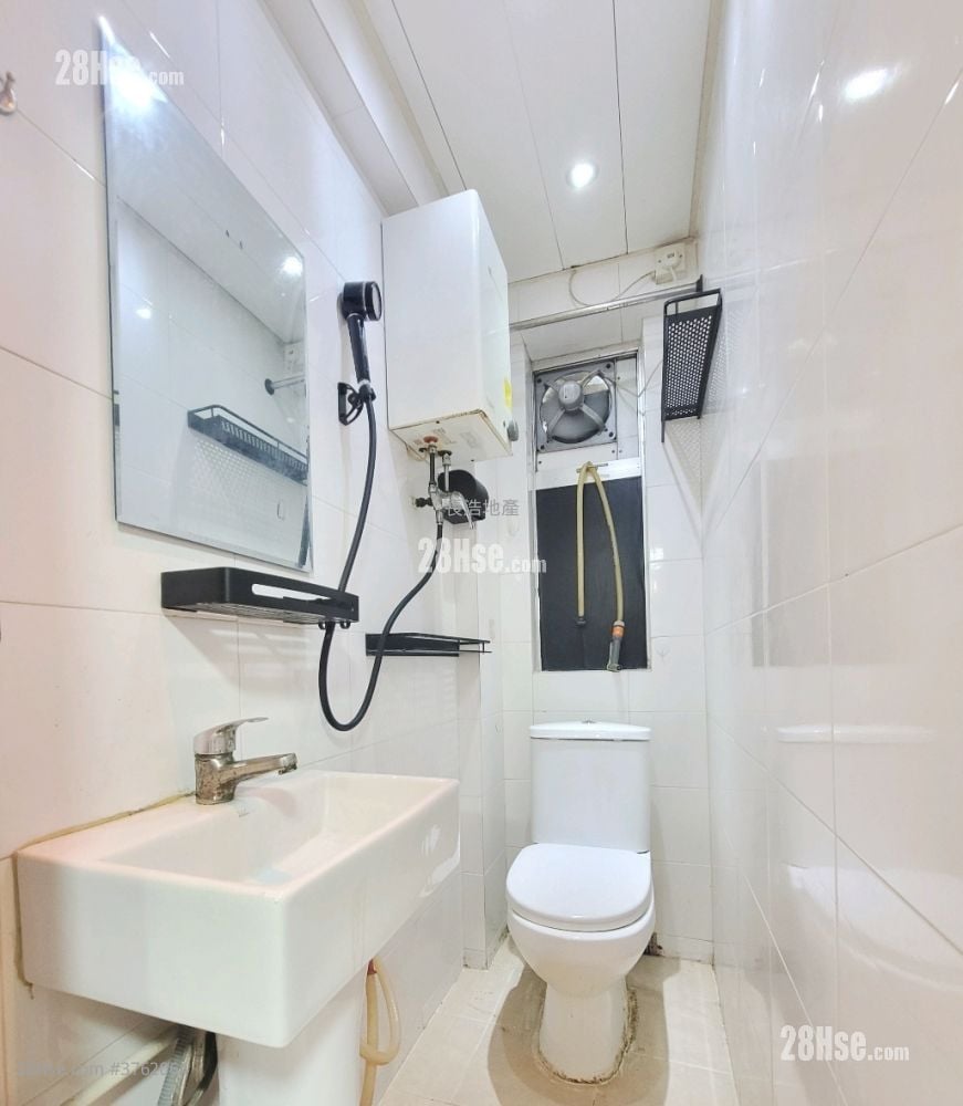 村屋 售盘 2 房 , 1 浴室 360 平方尺