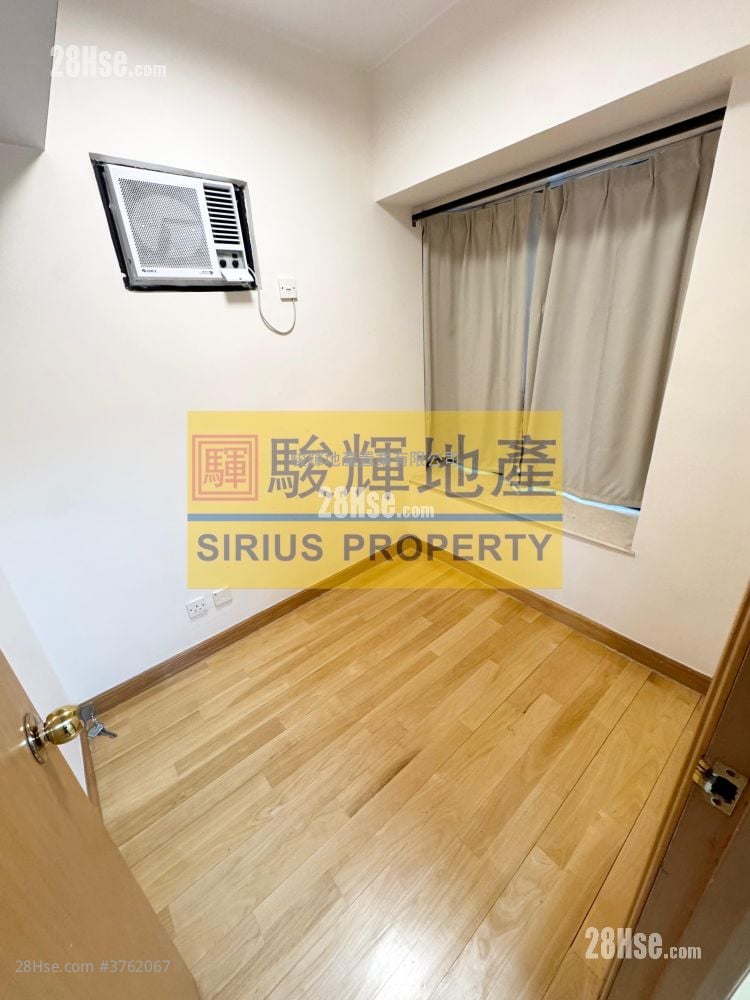 Legend Court Sell 2 Bedrooms , 1 Bathroom 307 ft²