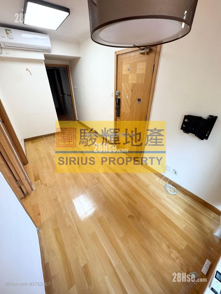 Legend Court Sell 2 Bedrooms , 1 Bathroom 307 ft²