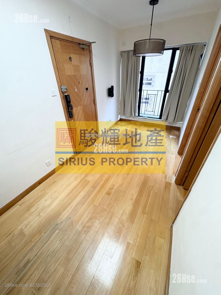 Legend Court Sell 2 Bedrooms , 1 Bathroom 307 ft²