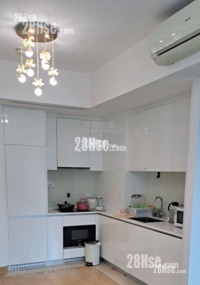 Savannah Sell 2 Bedrooms 470 ft²