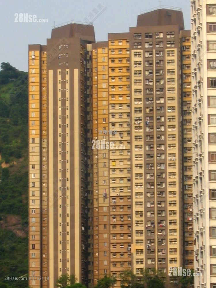 Lok Nga Court Sell 1 Bathroom 483 ft²