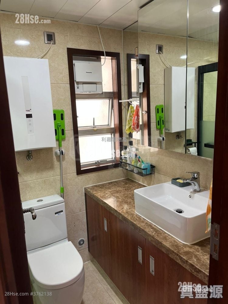 嘉湖山庄 售盘 2 房 , 1 浴室 449 平方尺