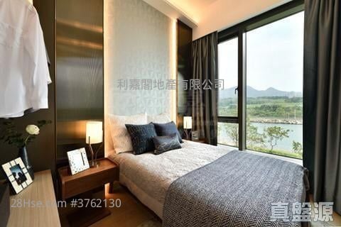 Monterey 售盘 4 房 , 3 浴室 2,001 平方尺