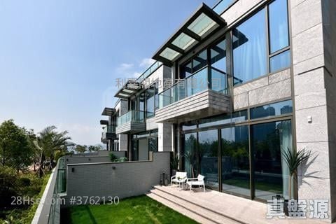 Monterey 售盘 4 房 , 3 浴室 2,001 平方尺