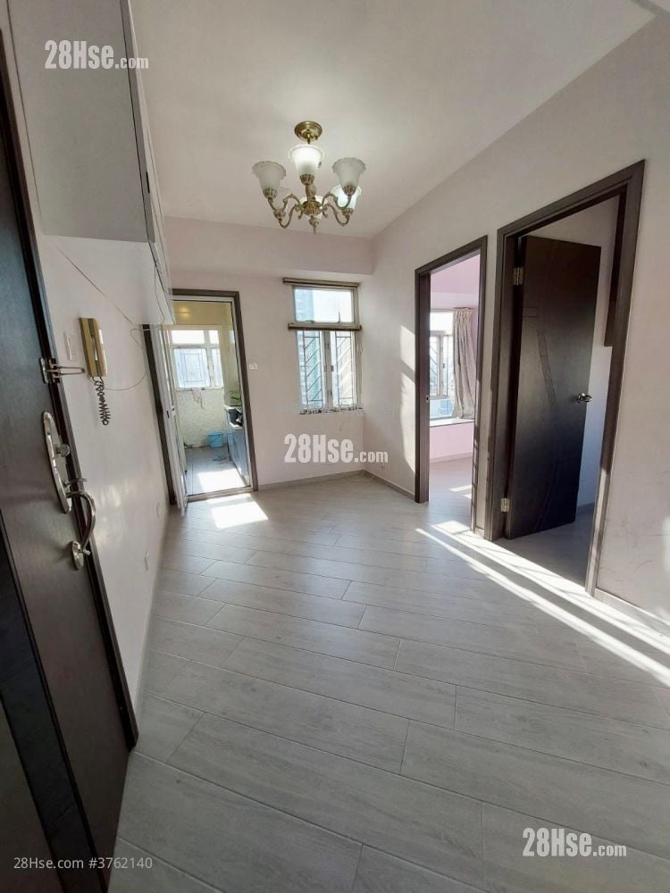 Bo Lun Building Sell 2 Bedrooms , 1 Bathroom 308 ft²