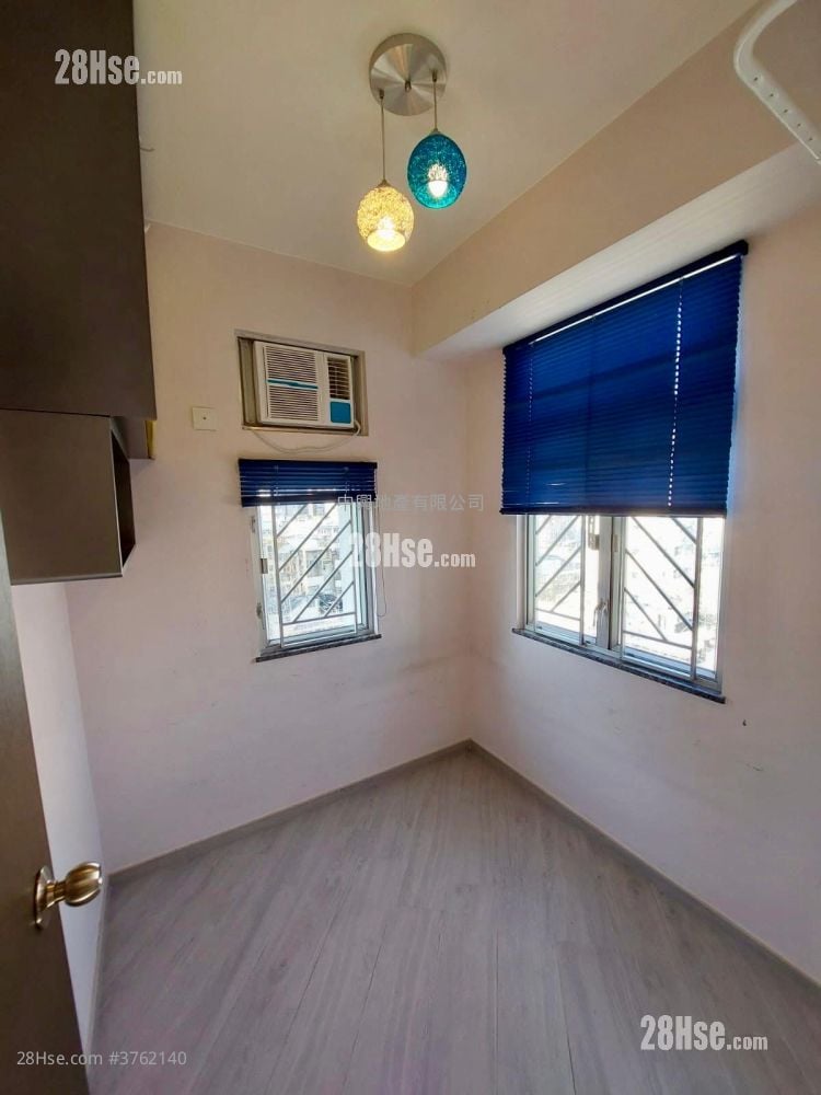 Bo Lun Building Sell 2 Bedrooms , 1 Bathroom 308 ft²