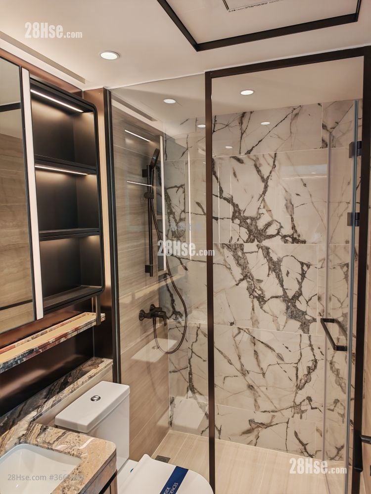 高临 租盘 2 房 385 平方尺