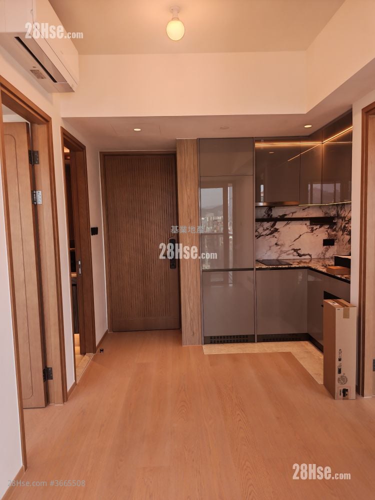 高临 租盘 2 房 385 平方尺