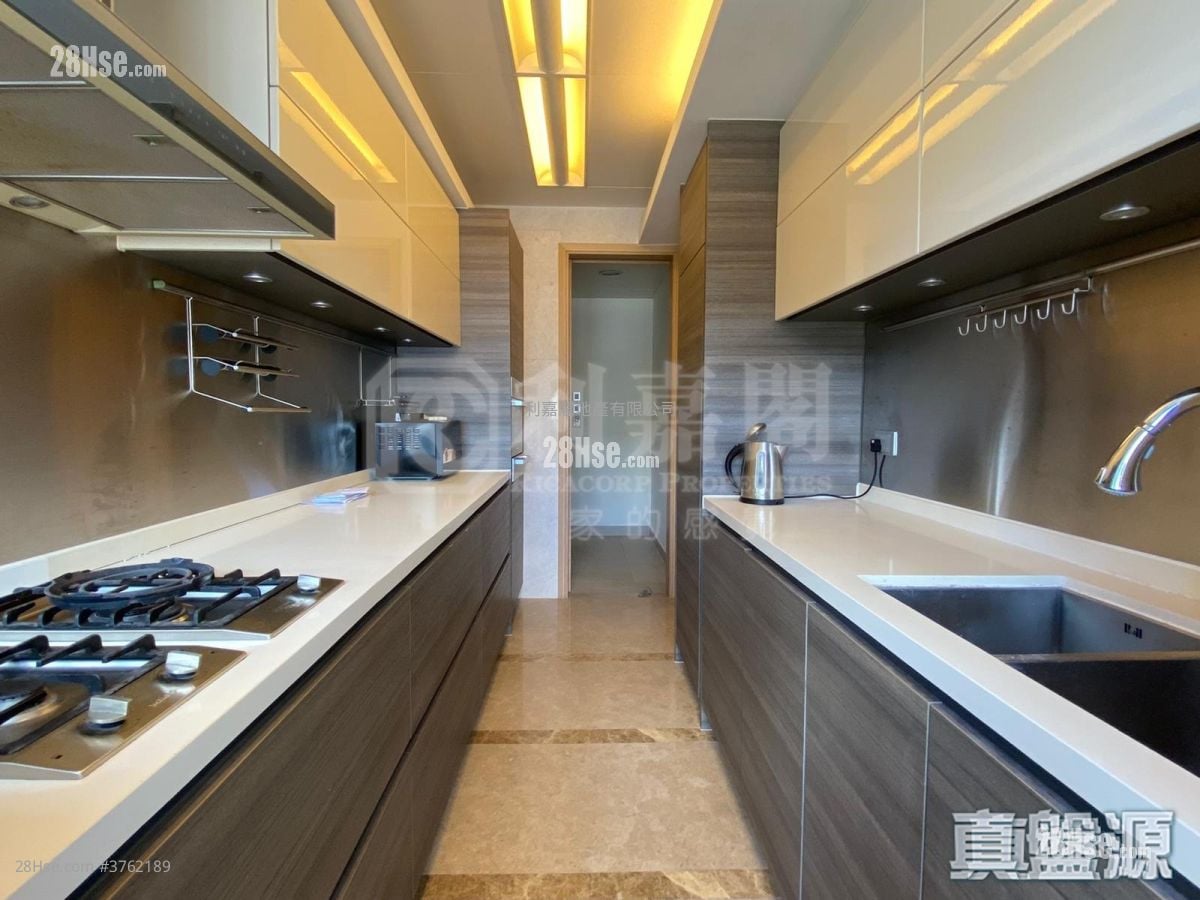 深湾9号 售盘 3 房 , 2 浴室 1,249 平方尺