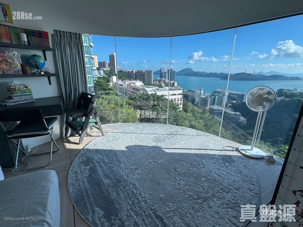 Royalton Sell 3 Bedrooms 1,184 ft²