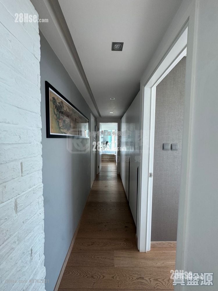 Royalton Sell 3 Bedrooms 1,184 ft²