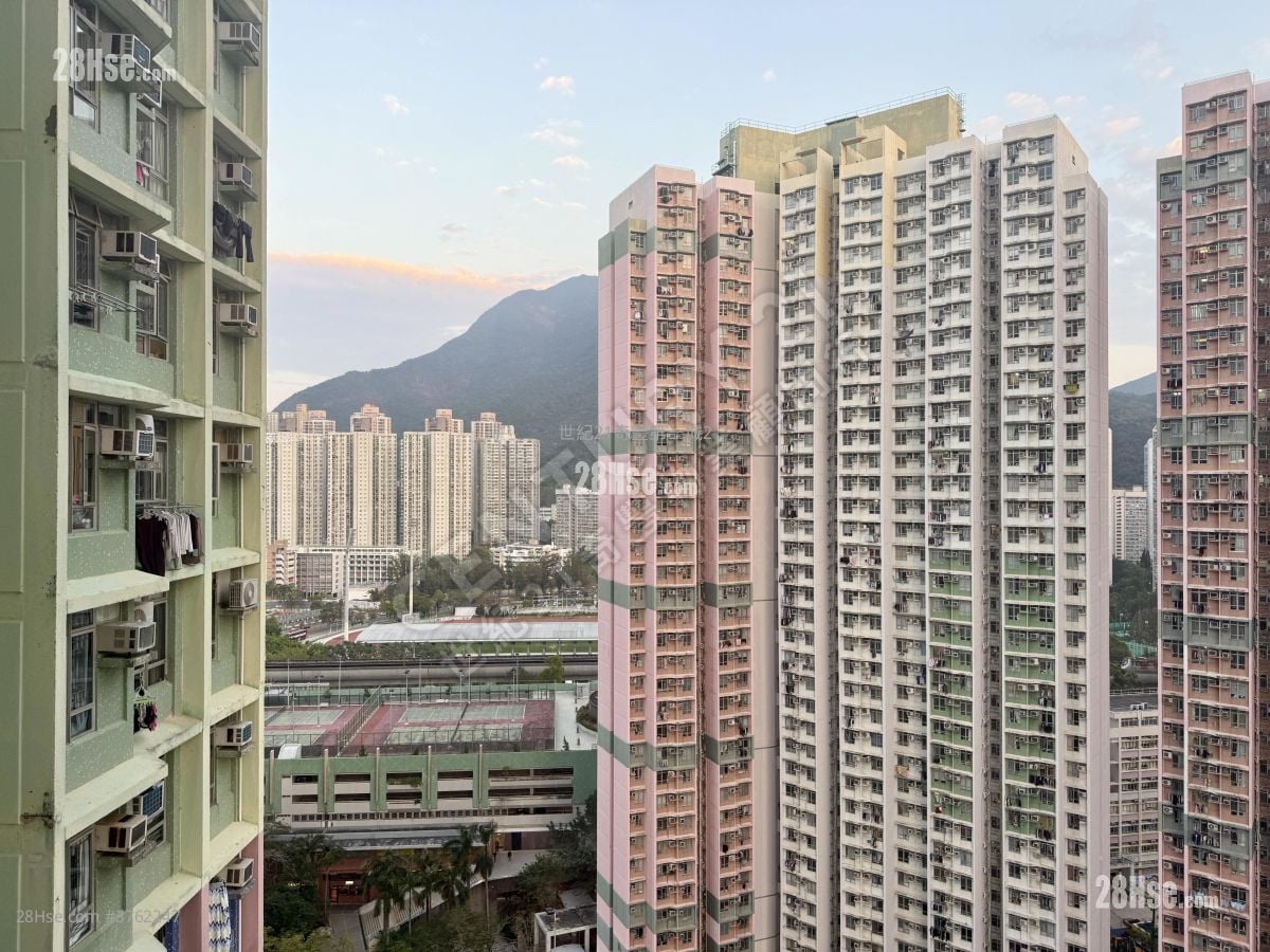 Kam Fung Court Sell 2 Bedrooms , 1 Bathroom 536 ft²