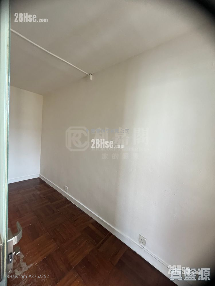 Mei Foo Sun Chuen Sell 3 Bedrooms , 1 Bathroom 654 ft²