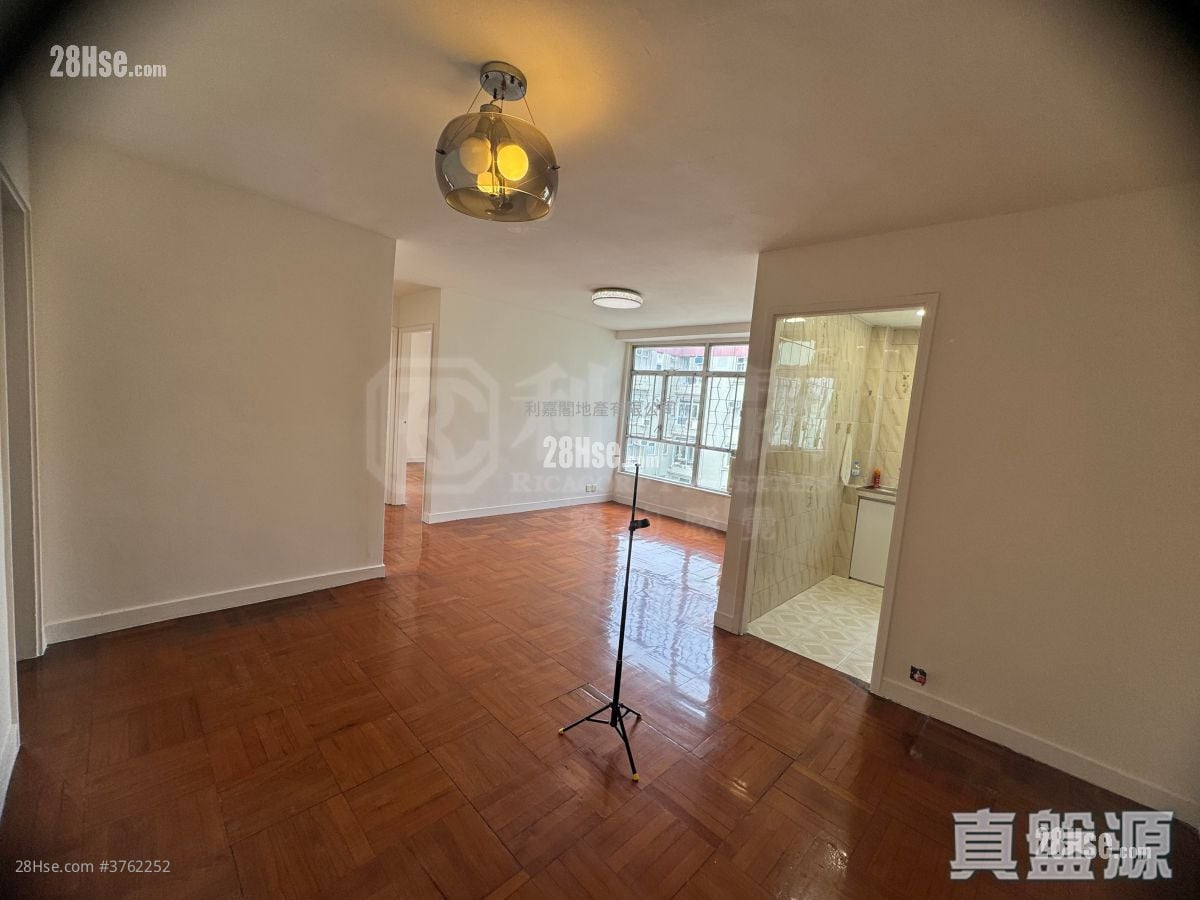 Mei Foo Sun Chuen Sell 3 Bedrooms , 1 Bathroom 654 ft²