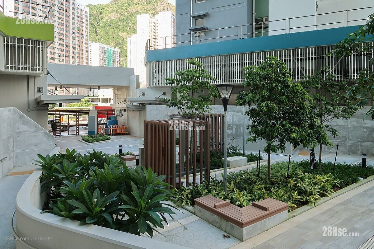 Choi Hing Court Sell 2 Bedrooms , 1 Bathroom 376 ft²