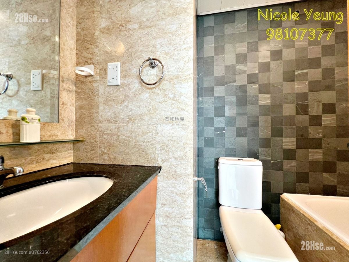 The Bloomsville Sell 3 Bedrooms , 2 Bathrooms 704 ft²