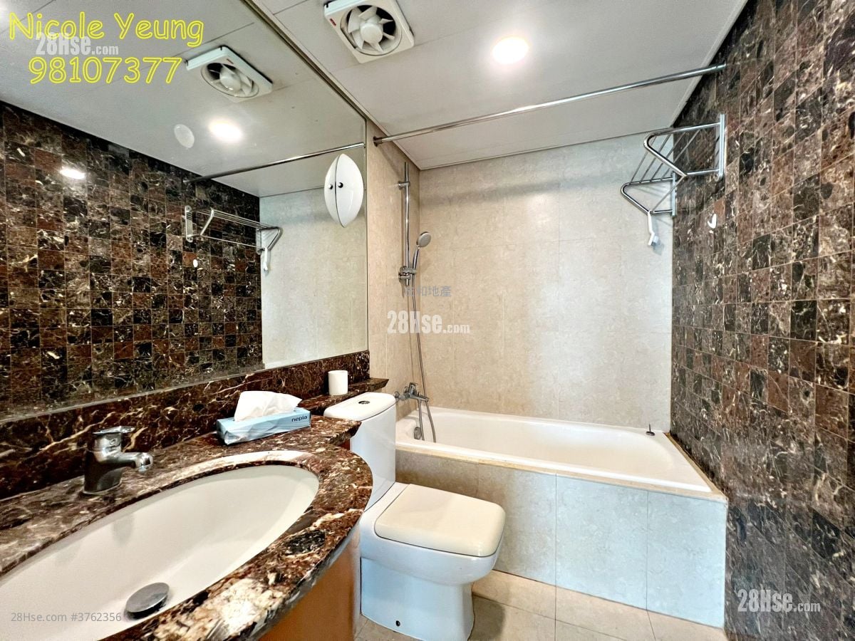 The Bloomsville Sell 3 Bedrooms , 2 Bathrooms 704 ft²