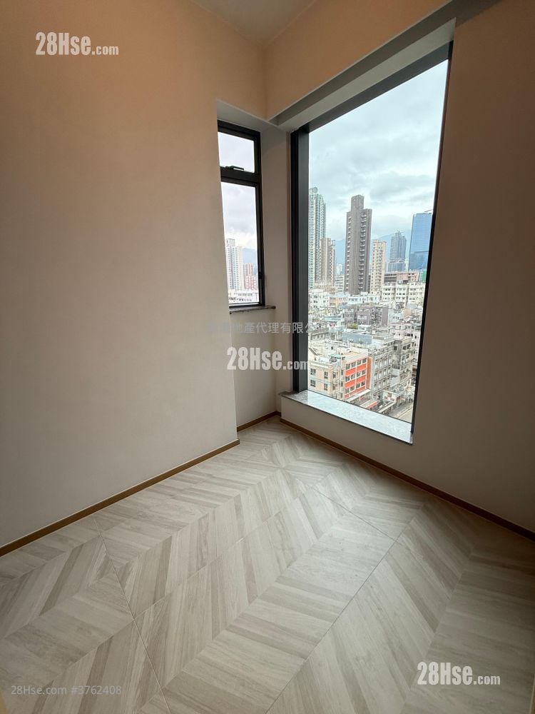 Eight Southpark Sell 262 ft²