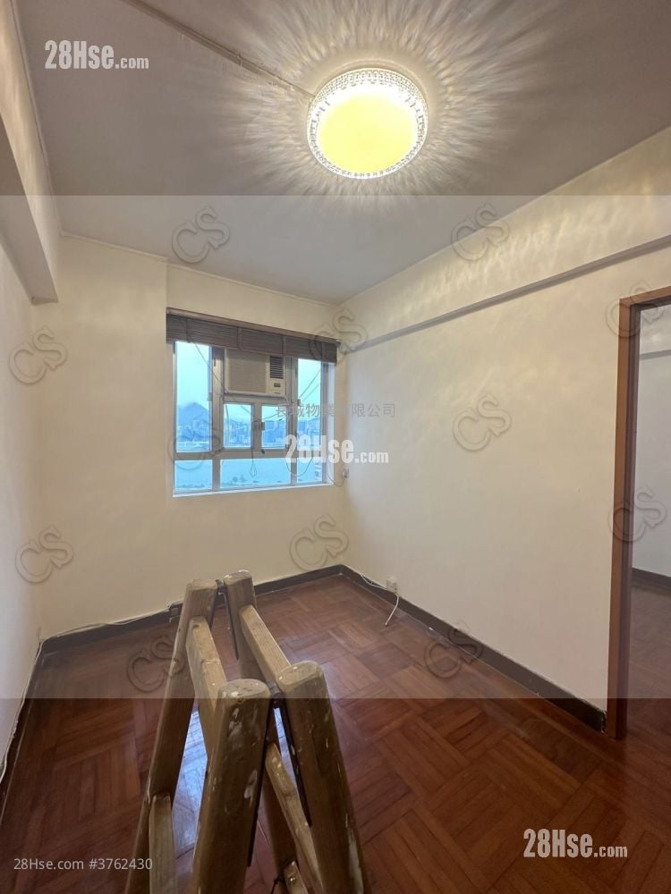 英皇大楼 售盘 2 房 , 1 浴室 496 平方尺