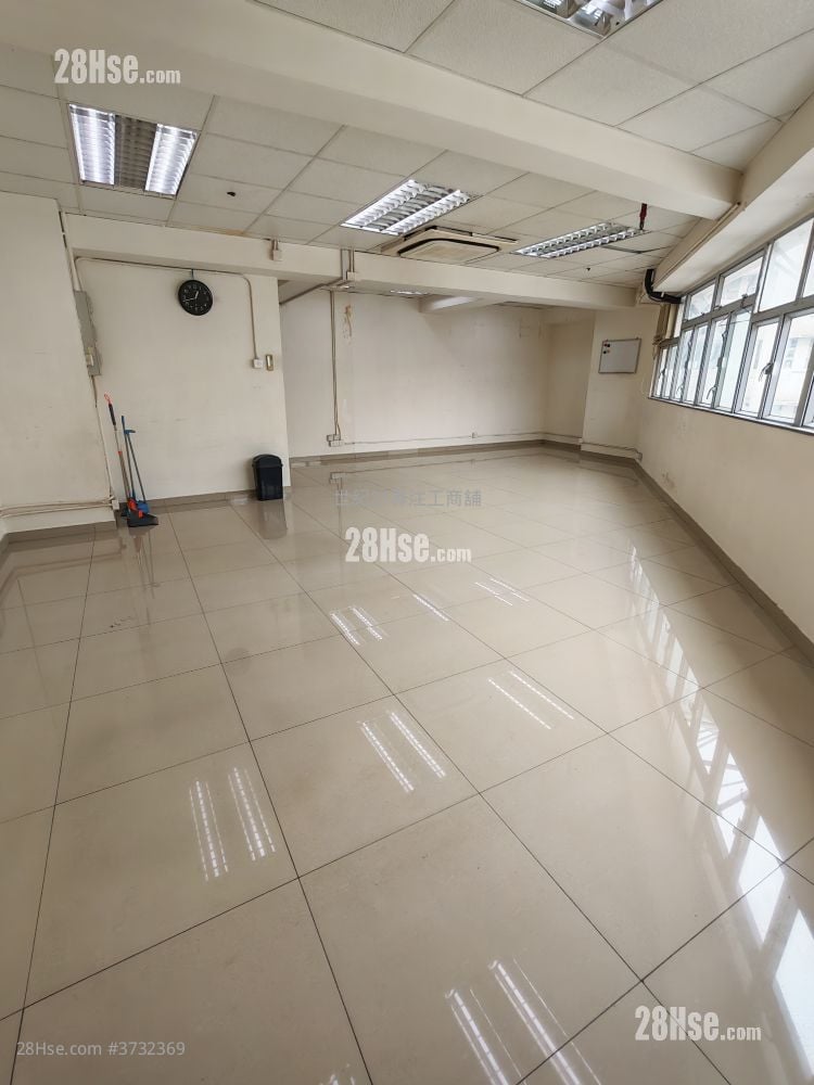 九龙湾工业中心 租盘 700 平方尺