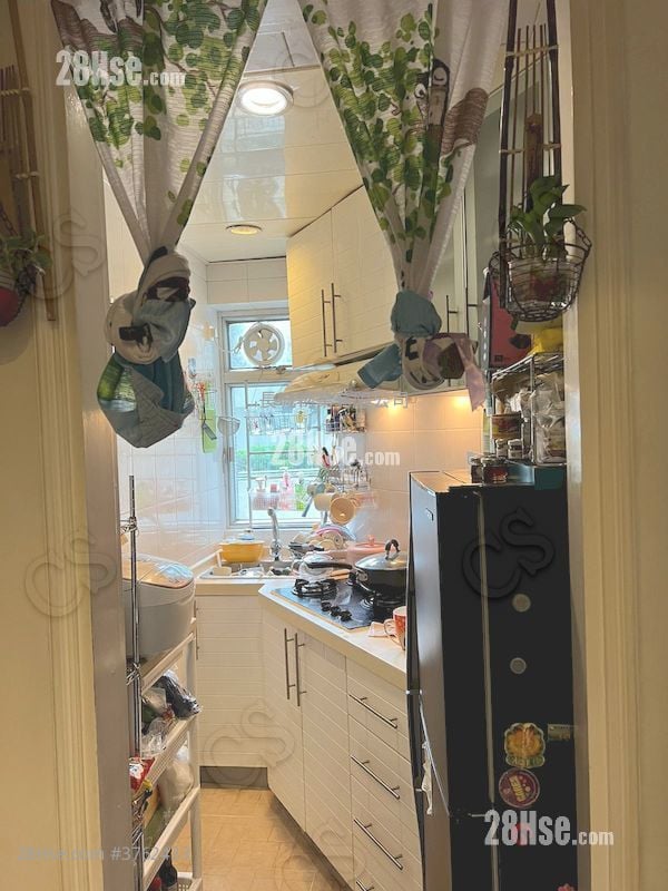 Kornhill Garden Sell 2 Bedrooms , 1 Bathroom 431 ft²