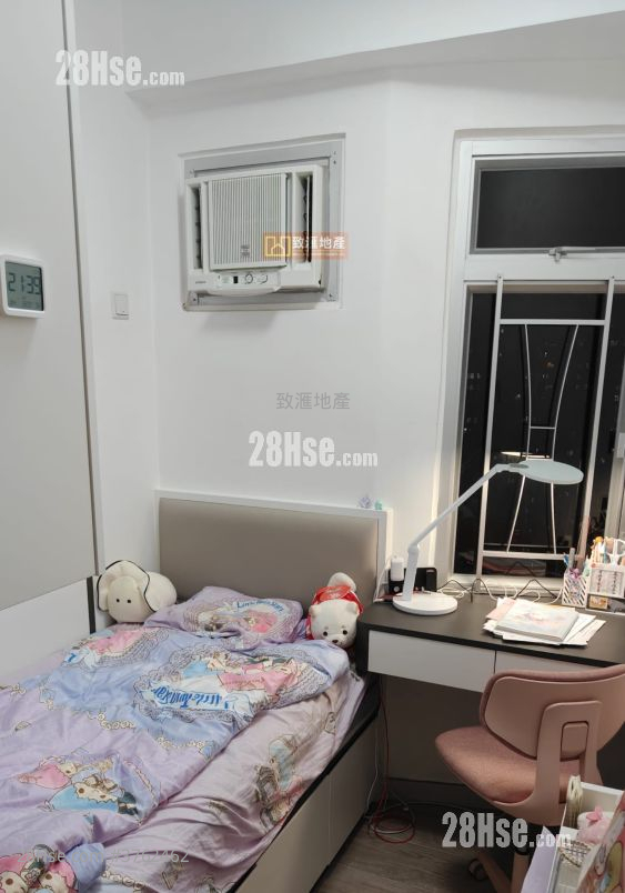 Kam Fung Garden Sell 2 Bedrooms 527 ft²