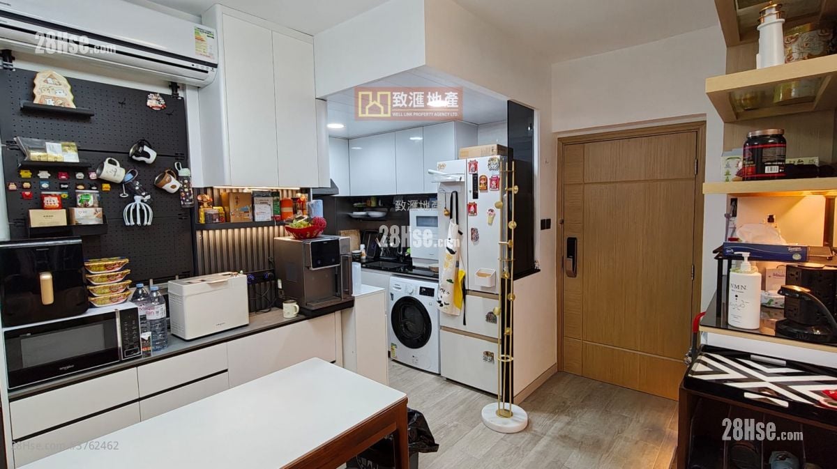 Kam Fung Garden Sell 2 Bedrooms 527 ft²