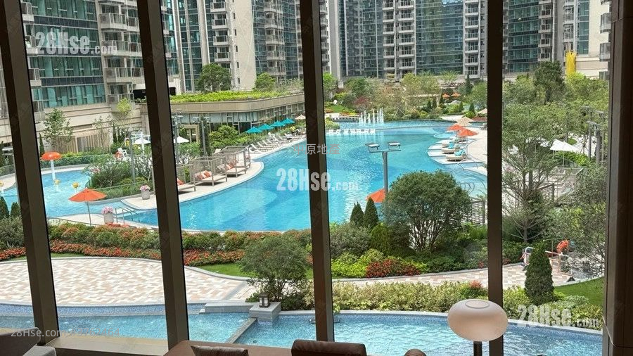 大厦外观: 朗天峰 售盘 1 房 292 平方尺