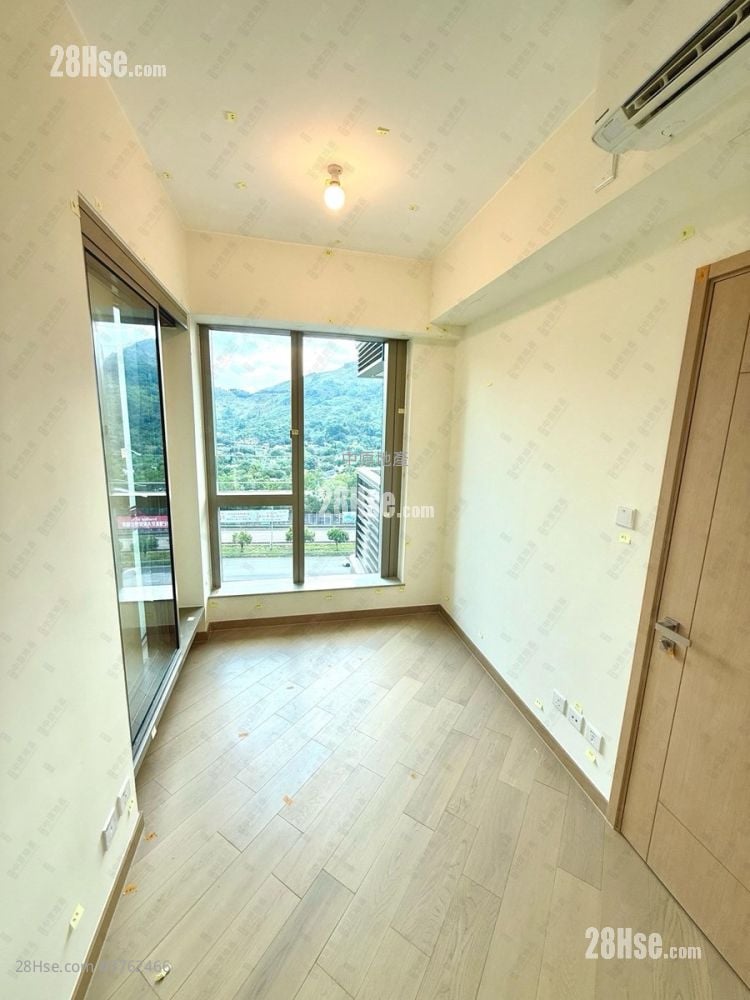 living room: Grand Mayfair  Sell 1 Bedroom 355 ft²