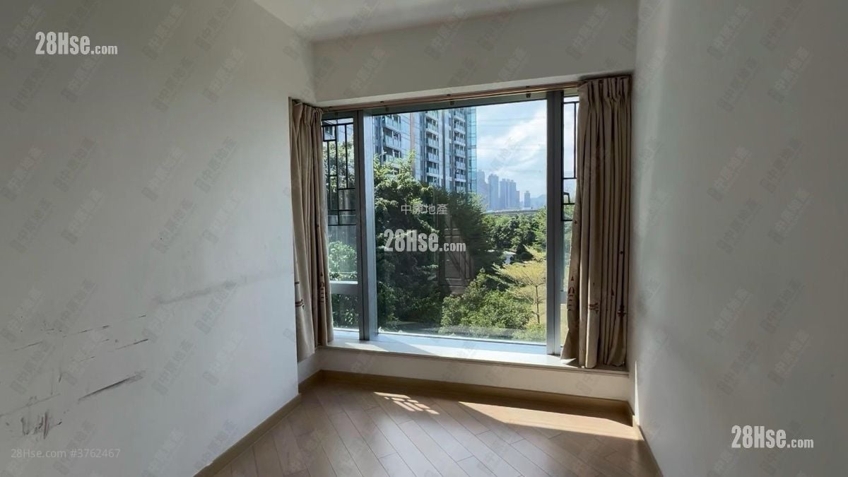 峻峦 售盘 3 房 606 平方尺