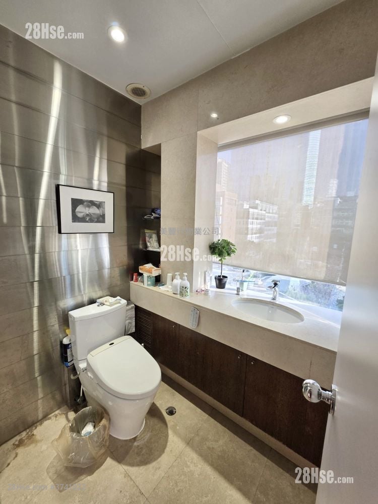 单幢楼房 租盘 3 房 , 2 浴室 684 平方尺