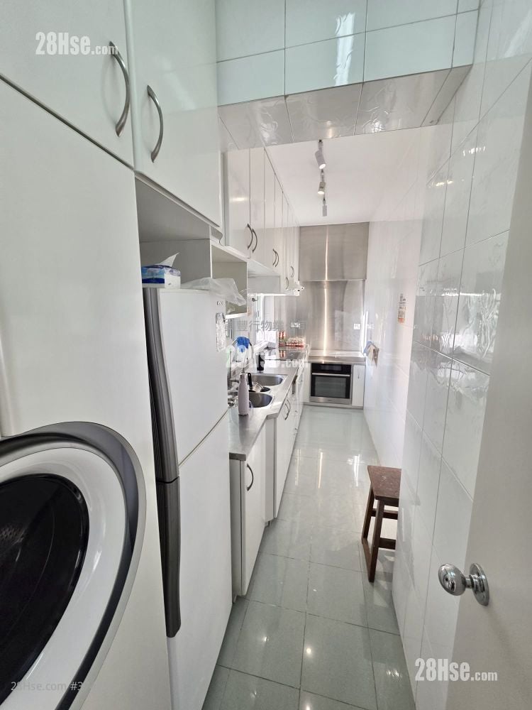 单幢楼房 租盘 3 房 , 2 浴室 684 平方尺