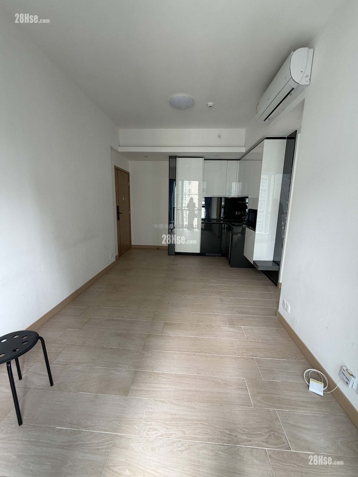 Century Link Sell 1 Bedroom 466 ft²