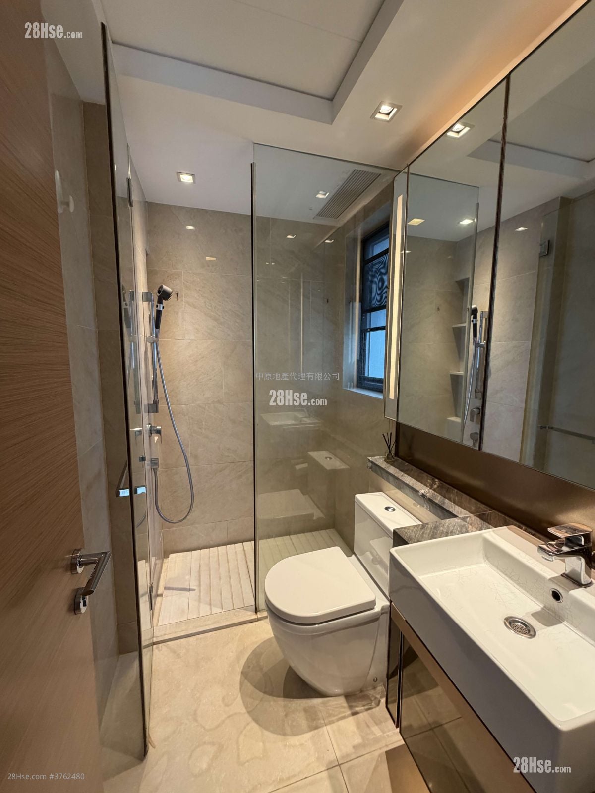 Century Link Sell 1 Bedroom 466 ft²