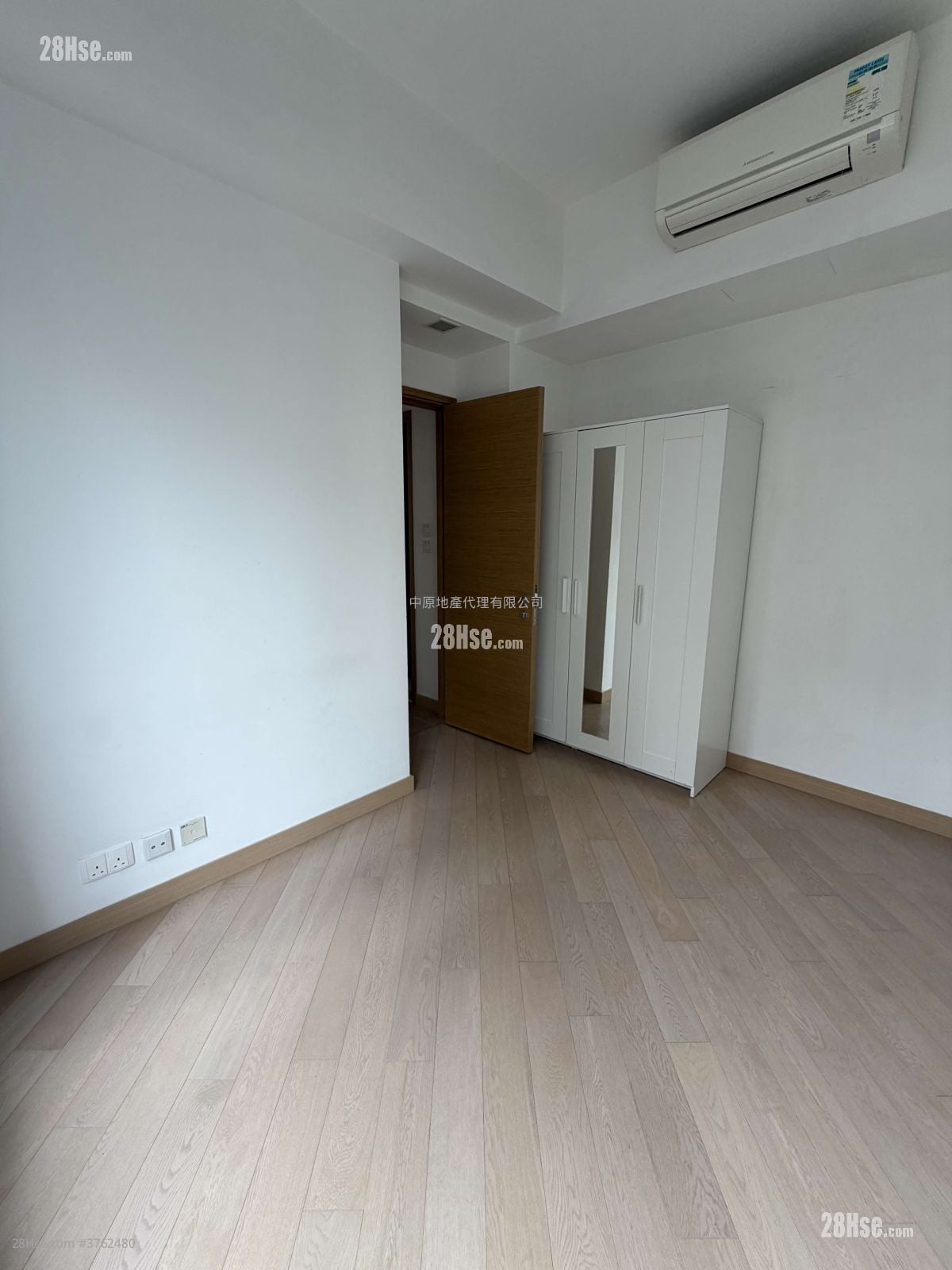 Century Link Sell 1 Bedroom 466 ft²